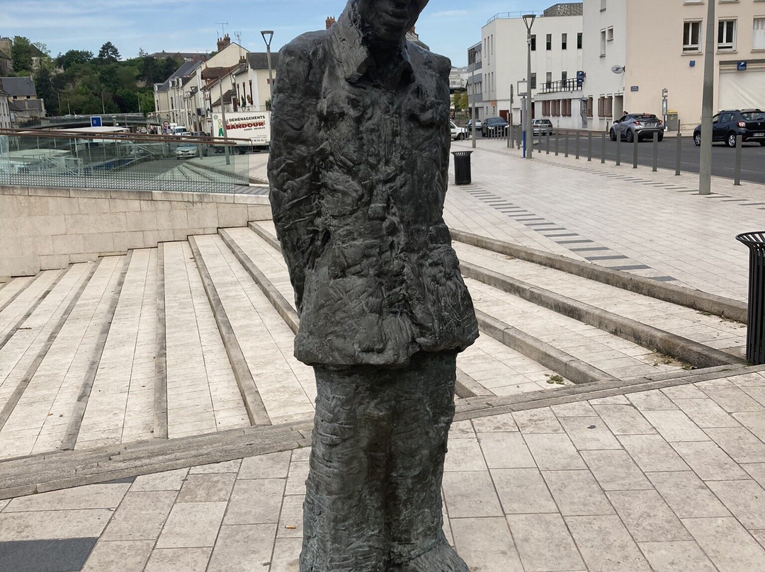 Statue de « Monsieur le Maître »
