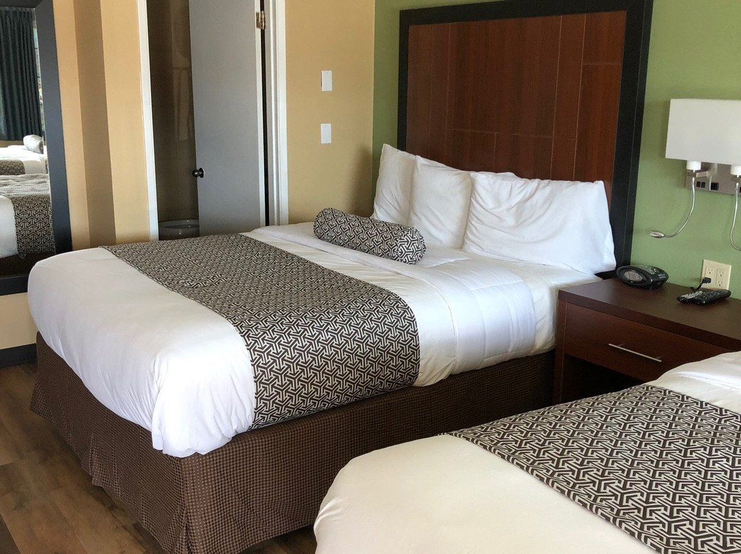 Knight's Inn Motel主图