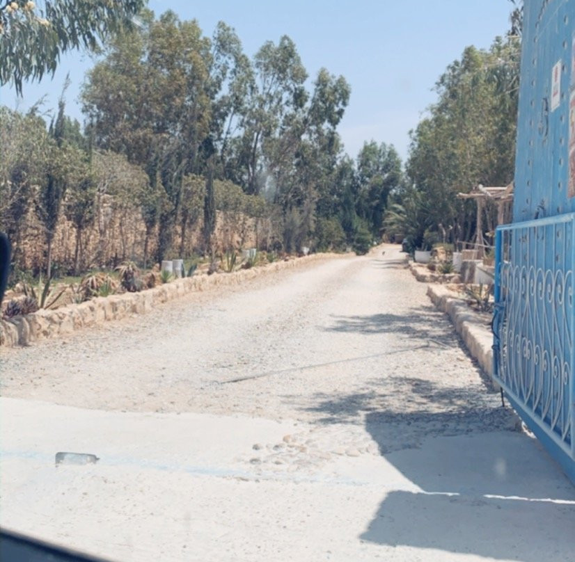 大巴别墅酒店主图