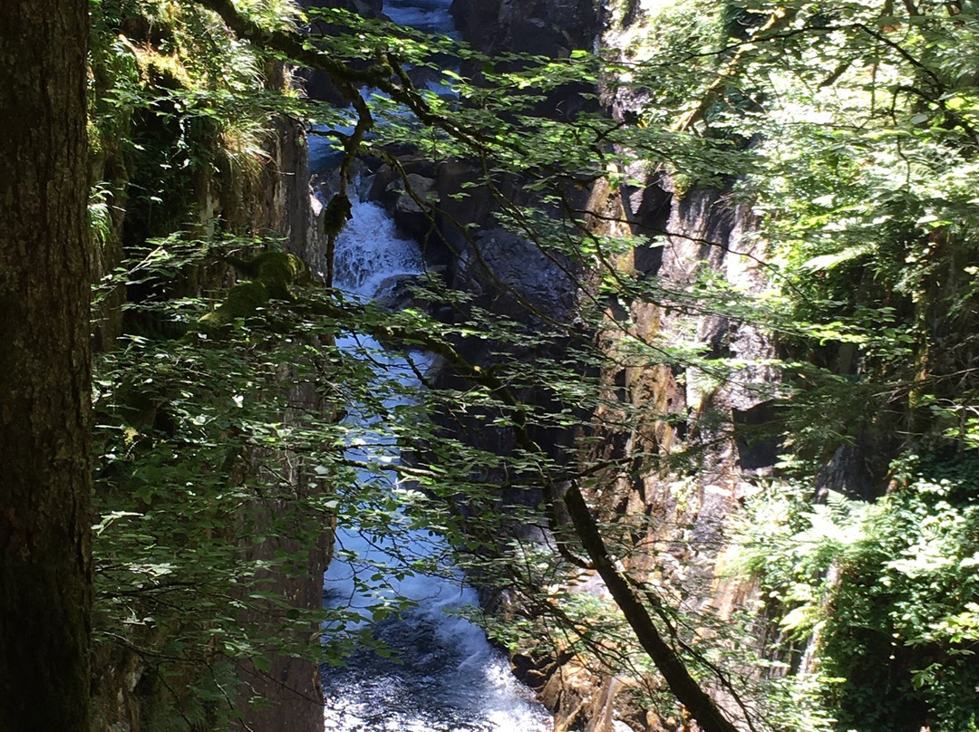 Cascade du Cerisey-Cauterets必去景点