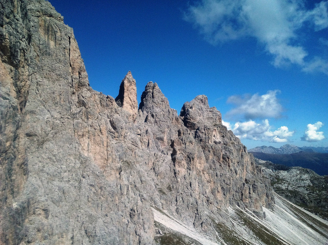 Dal Rif. Berti 1950 m al Passo della Sentinella景点图片