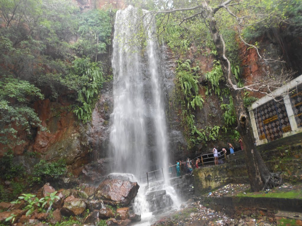 Kailasakona Waterfalls景点图片