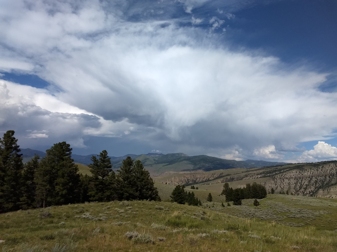 Beaver Ponds Loop Trail景点图片