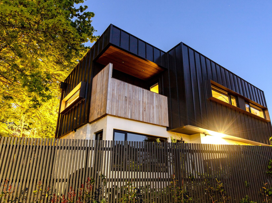 Lucent Art House