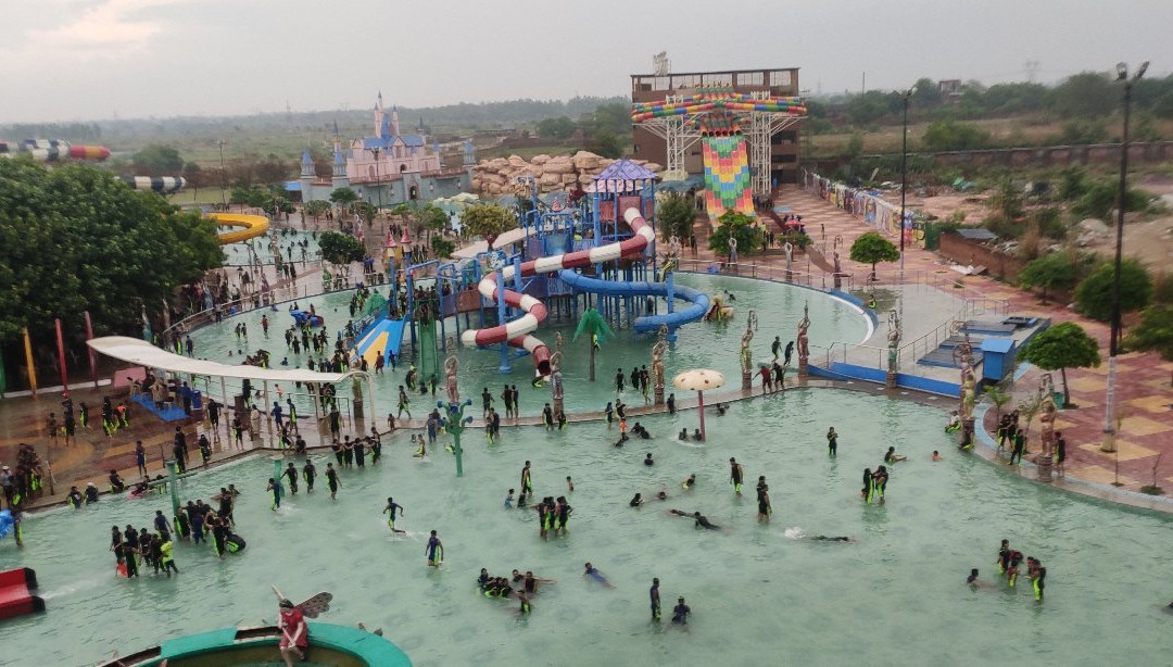 Blue World Theme Park景点图片