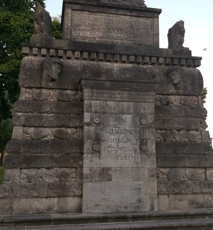 Kriegerdenkmal-Emmerich必去景点