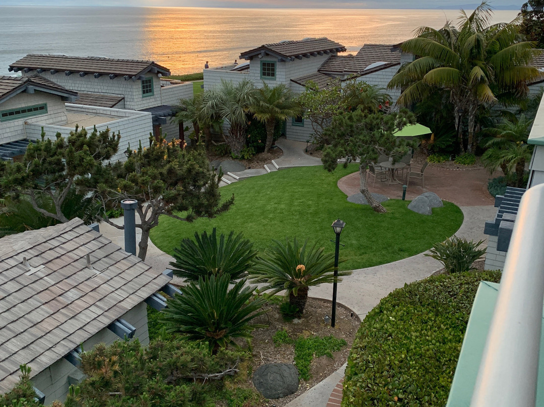 Wave Crest Resort主图