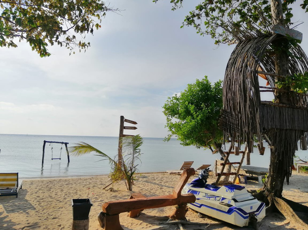 Tanjung Gelam Beach景点图片