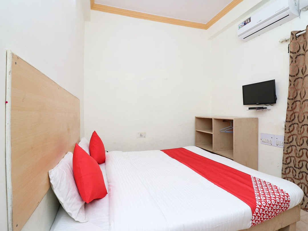 OYO 23694 Hotel Shikhar Palace主图