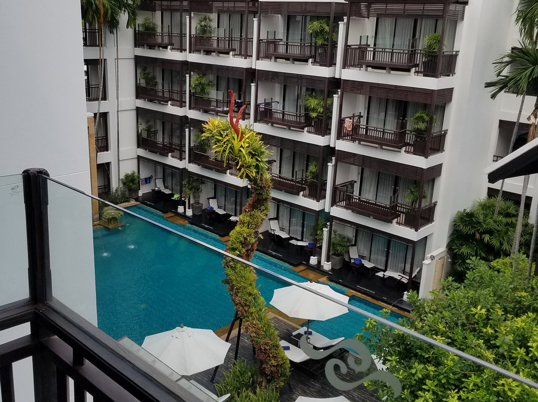 拉林金达温泉度假酒店主图