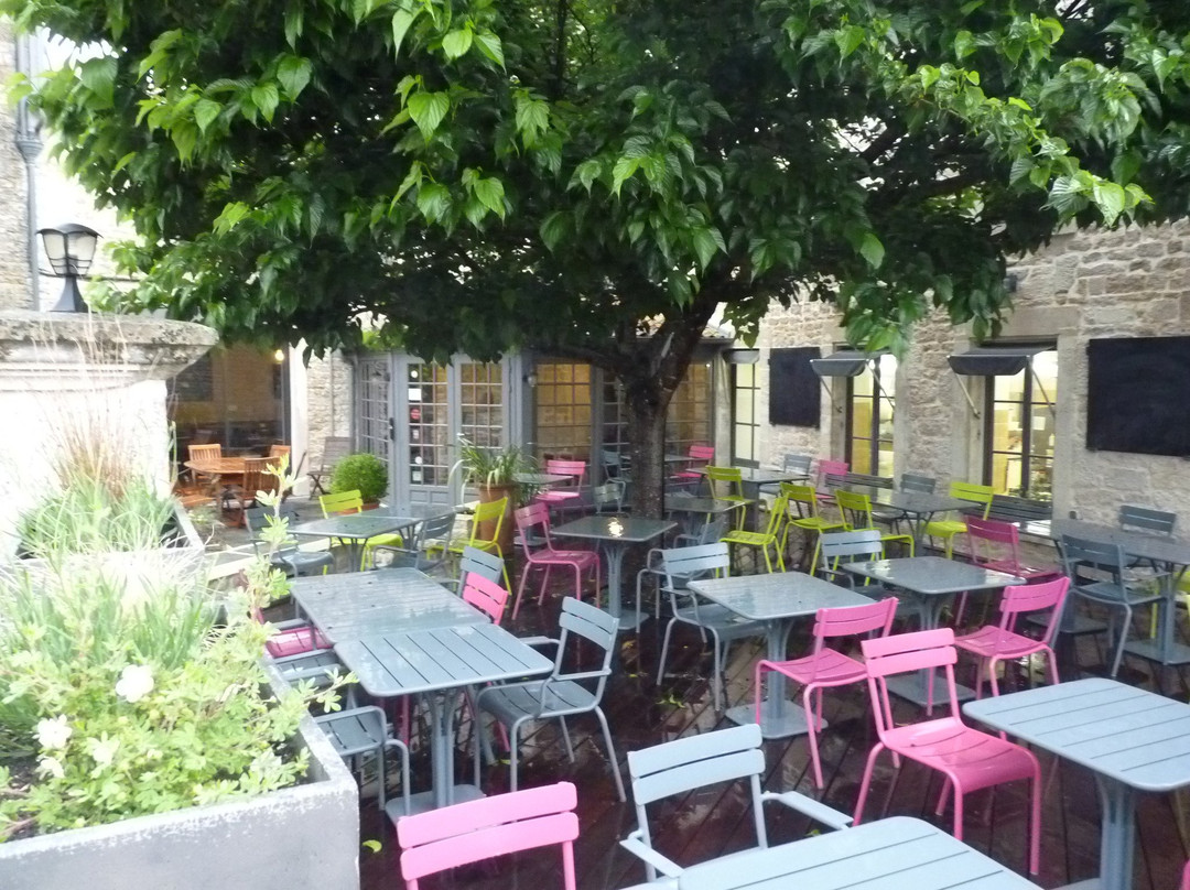 Logis Hostellerie de l'Abbaye主图