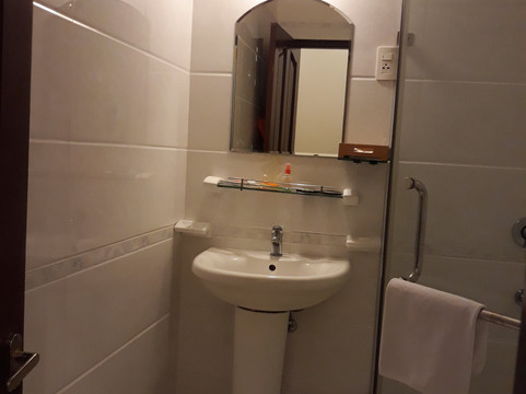 新山一西贡酒店主图