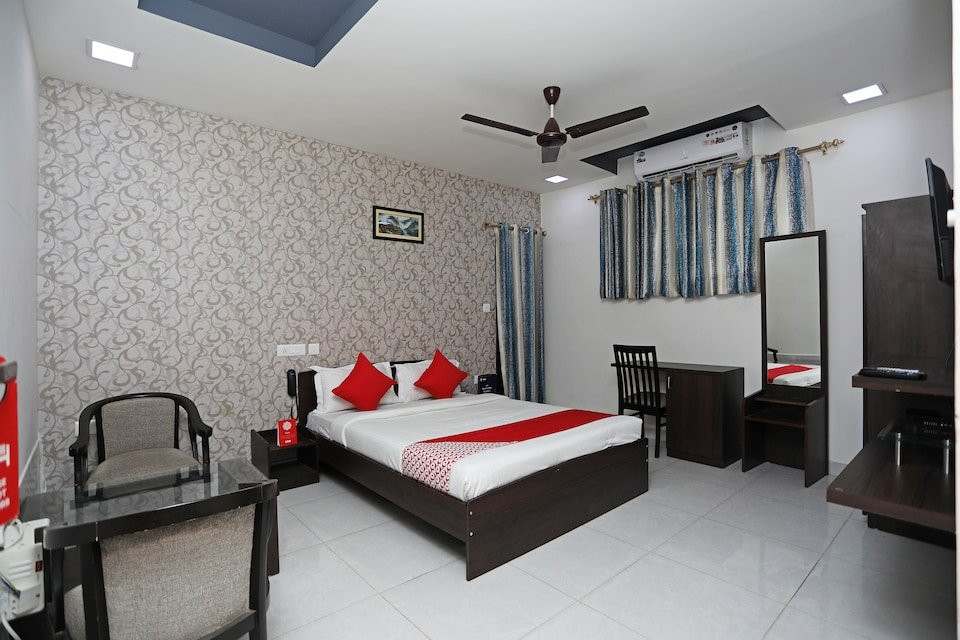 OYO 13493 Hotel Vridhi Inn主图