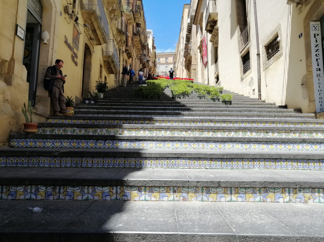 Staircase of Santa Maria del Monte景点图片