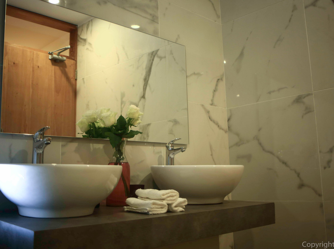 Ivotel Hotel & Spa主图