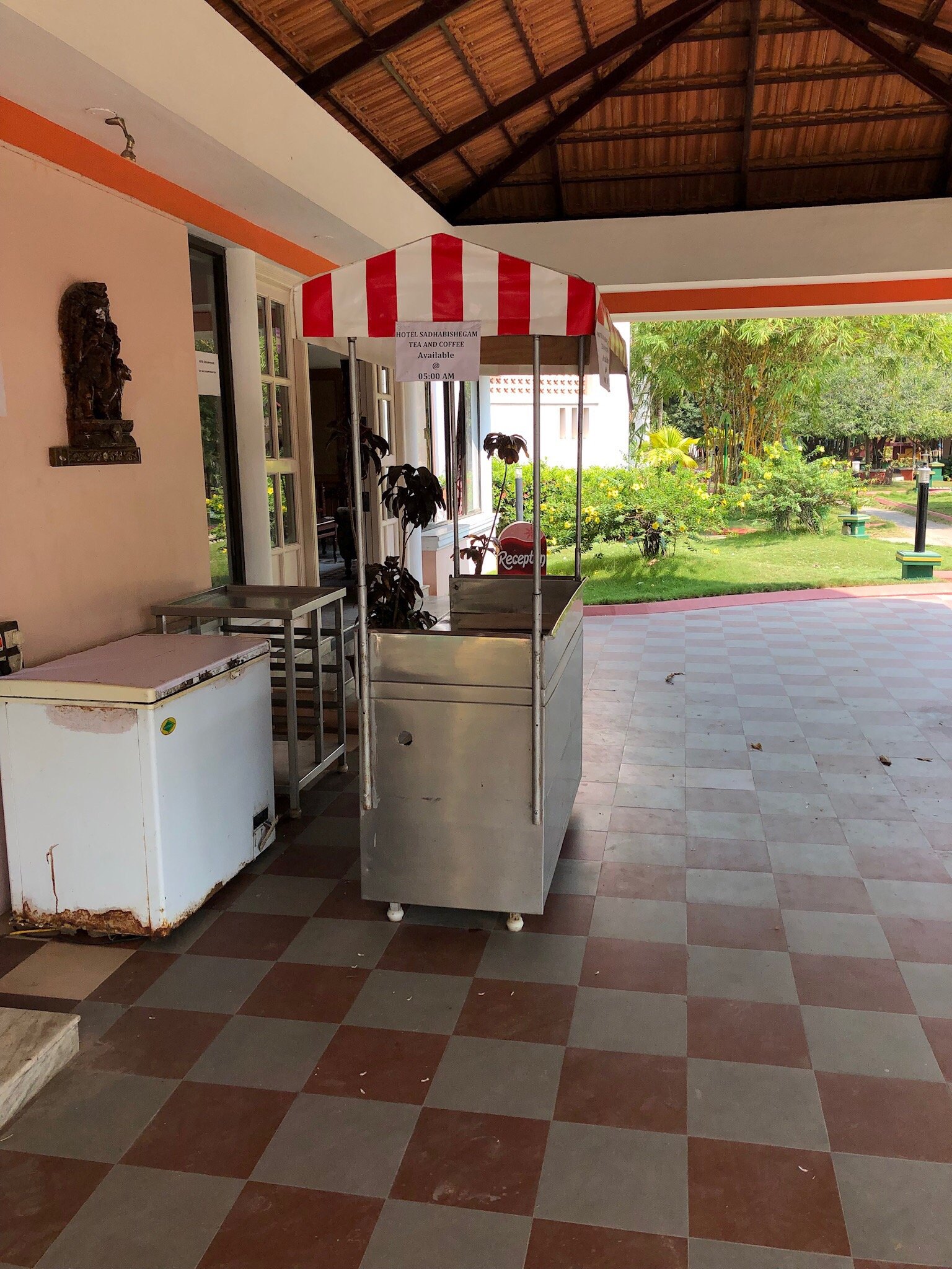 Hotel Sadhabishegam-官方