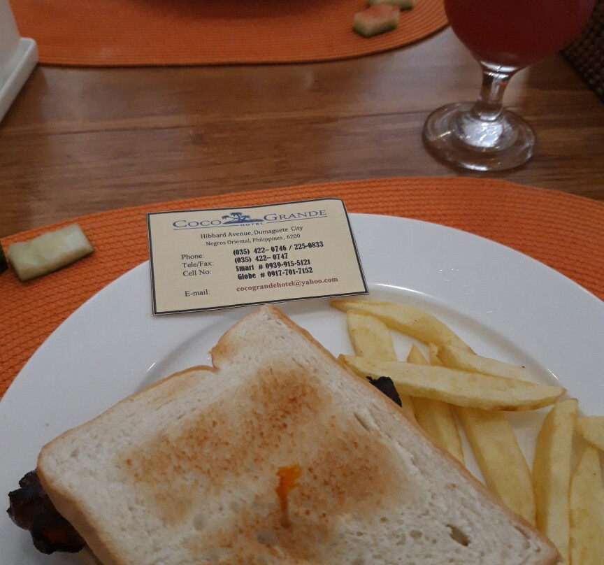 杜马盖地可可格兰德酒店主图