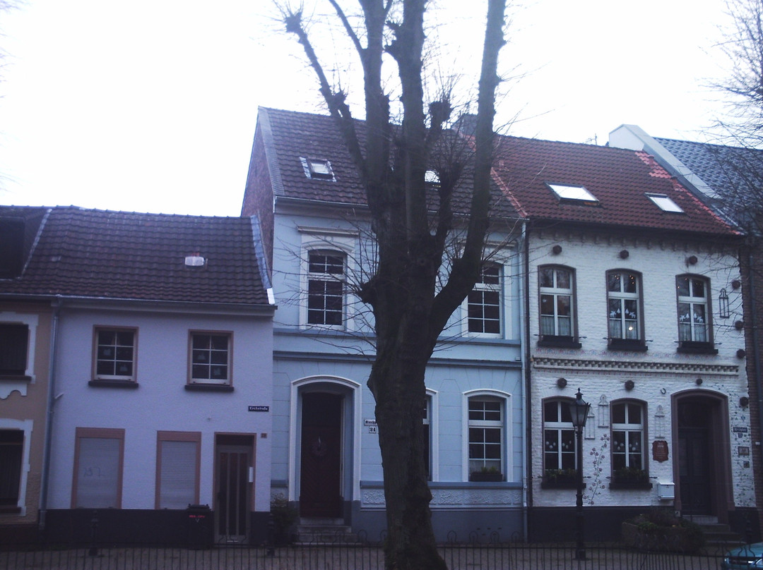 Katholische Kirchengemeinde St. Cornelius-Toenisvorst必去景点