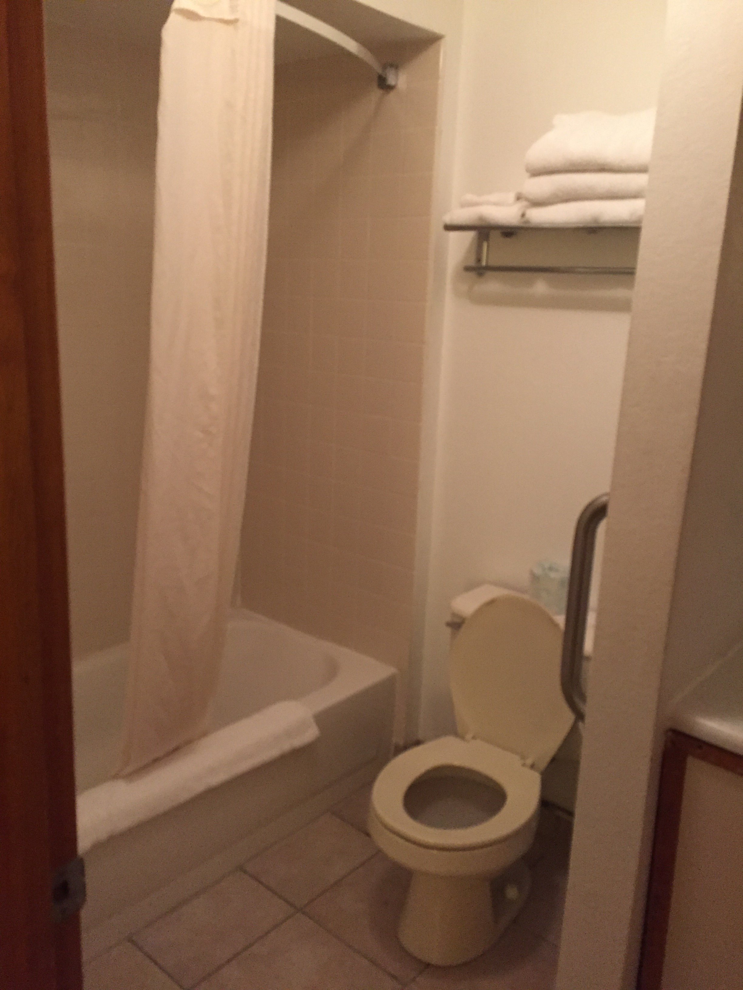 Magnuson Hotel Copper Crown-浴室