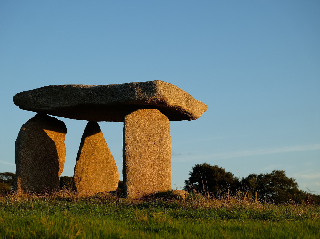 Carwynnen Quoit-Camborne必去景点