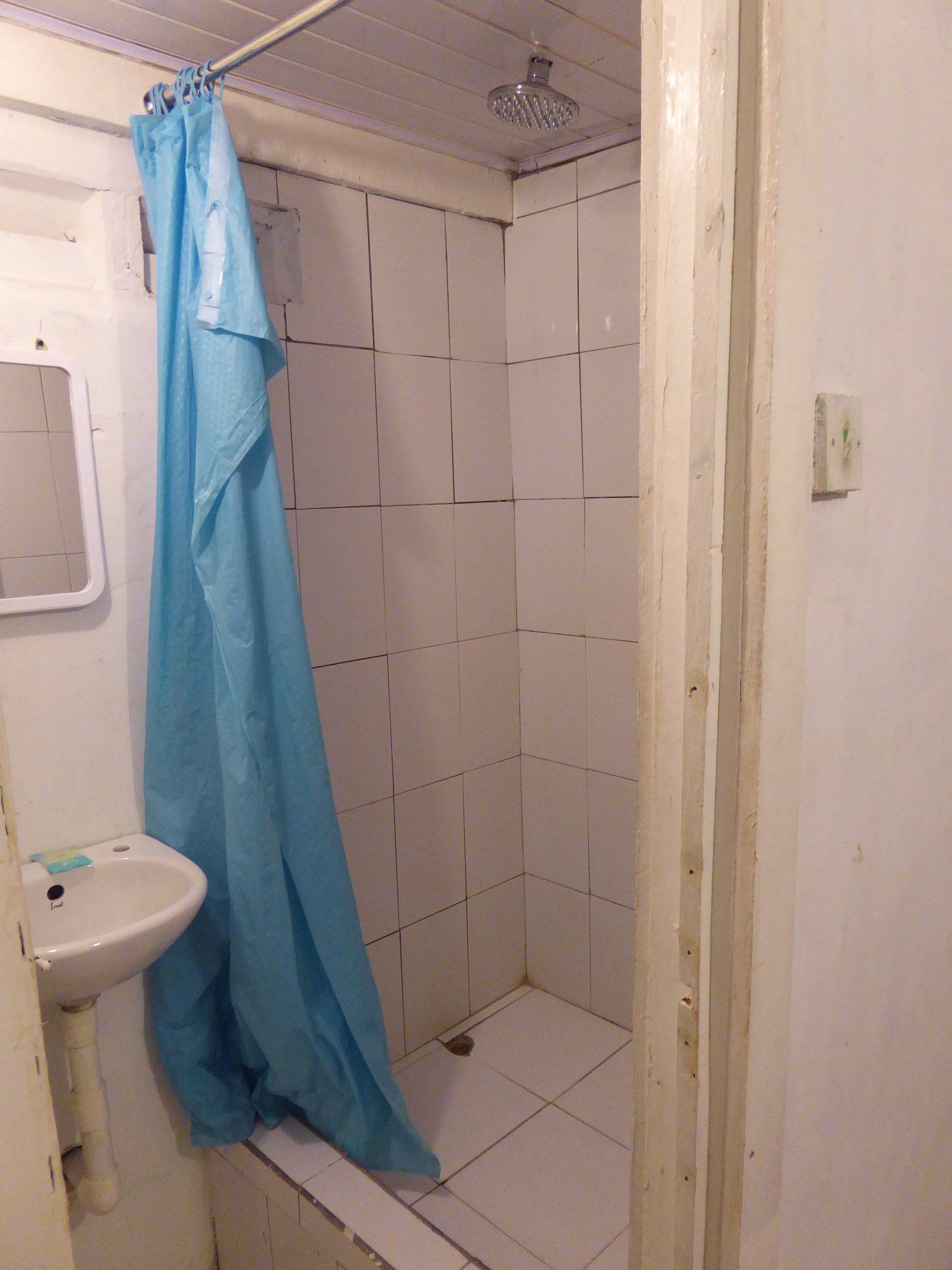 Julian's Restaurant, Bar & Guest House-浴室