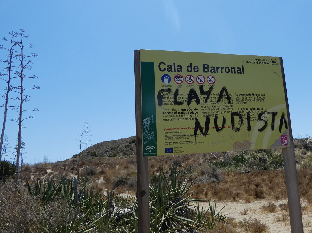 Playa del Barronal景点图片