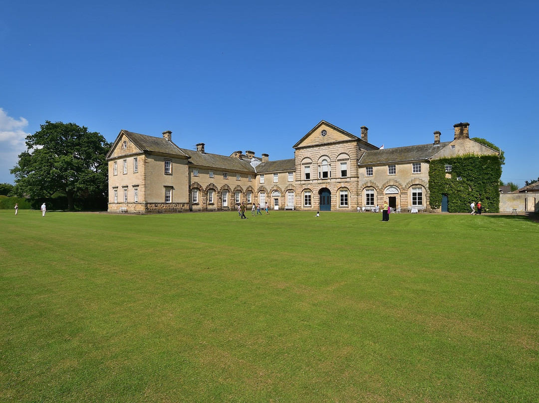 Hovingham Hall景点图片