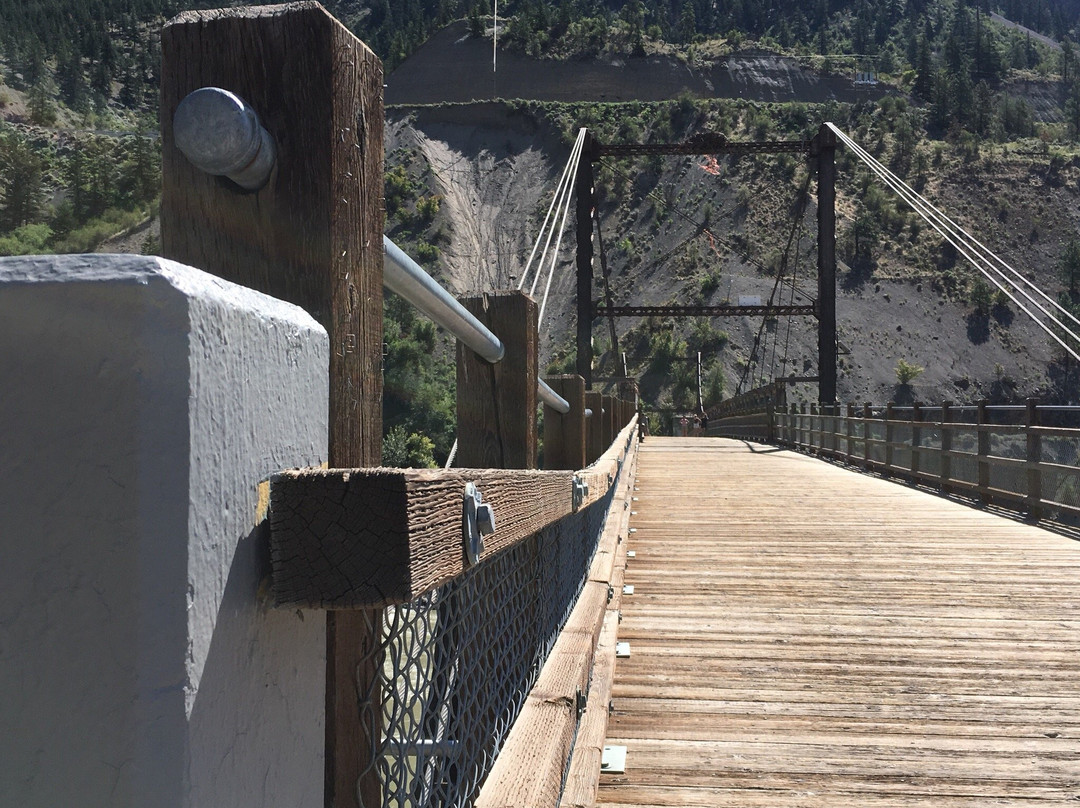 The Old Suspension Bridge景点图片