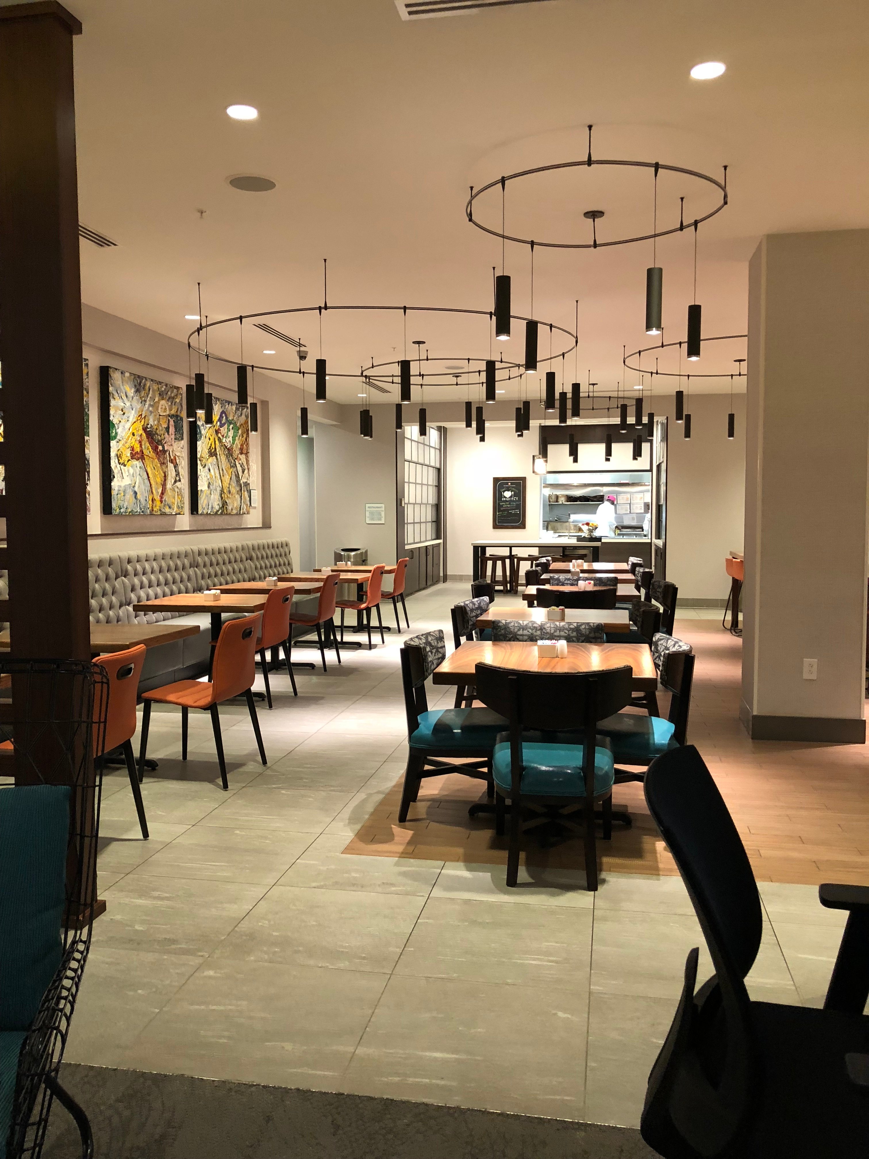 Hilton Garden Inn Louisville Mall of St. Matthews-餐饮