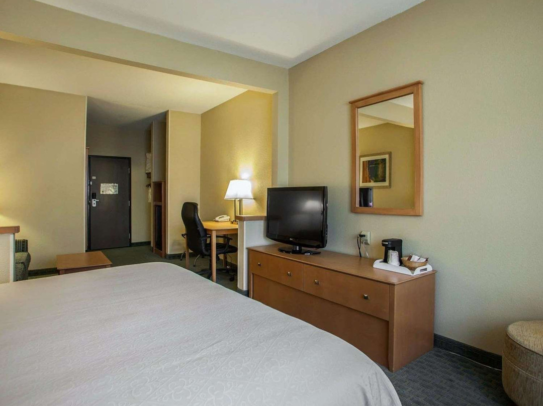 Quality Inn Near I-72 And Hwy 51主图