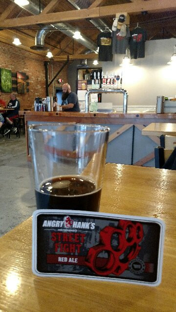 Angry Hank's Microbrewery-比灵斯必去景点