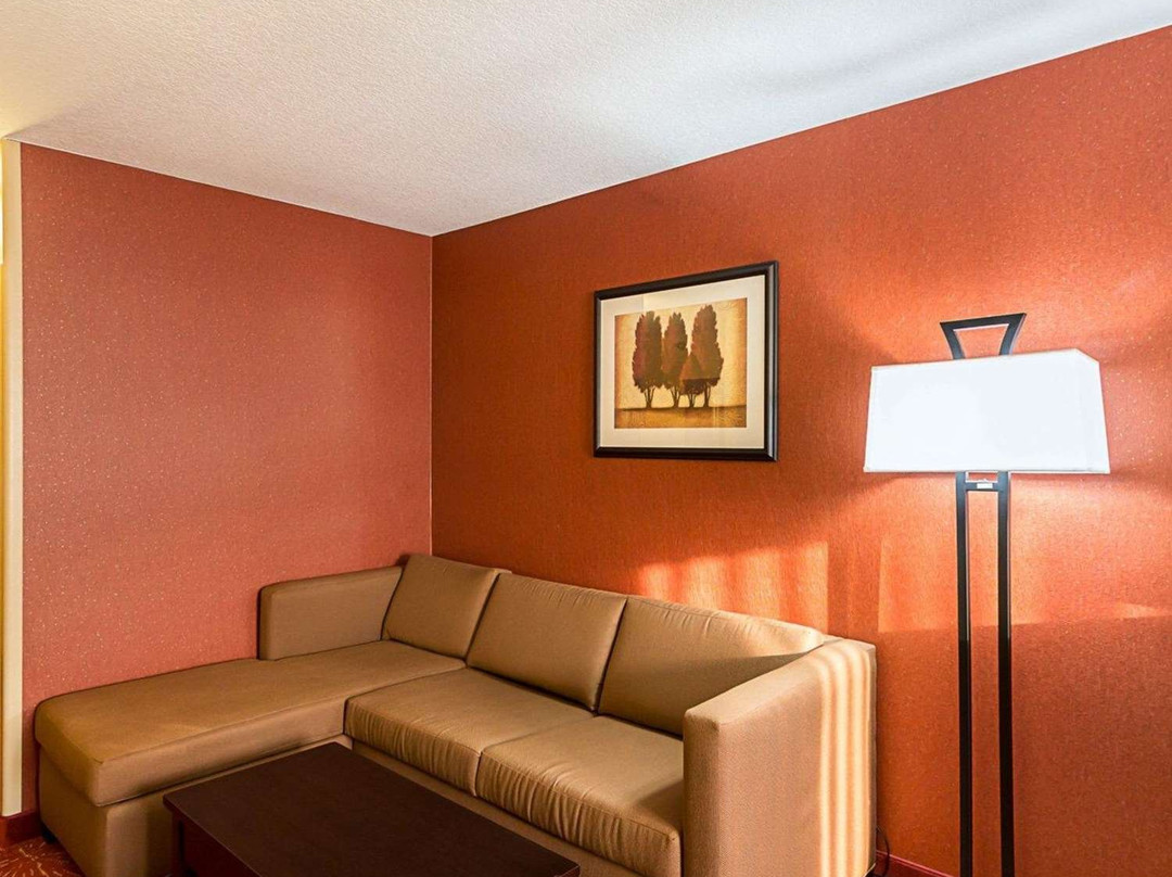 Comfort Suites Wichita主图