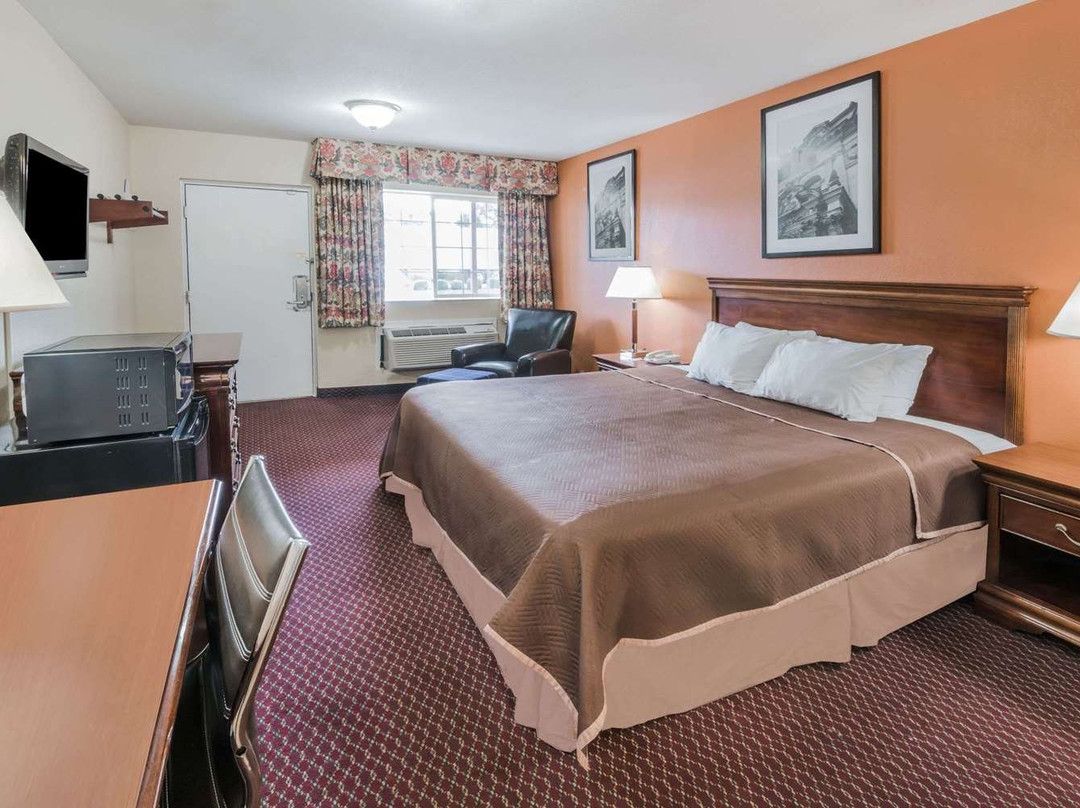 Grove City Travel Inn By Oyo Columbus South主图