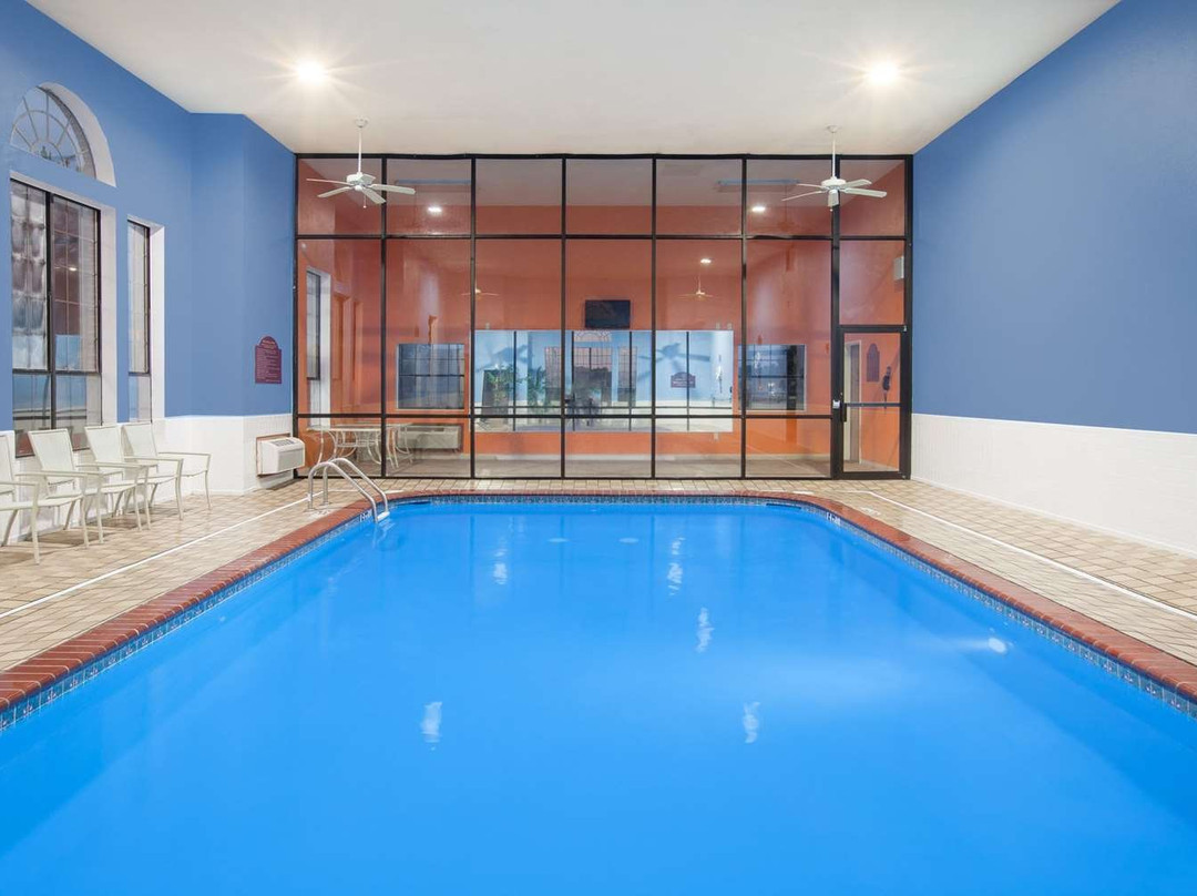 Super 8 by Wyndham White Hall主图