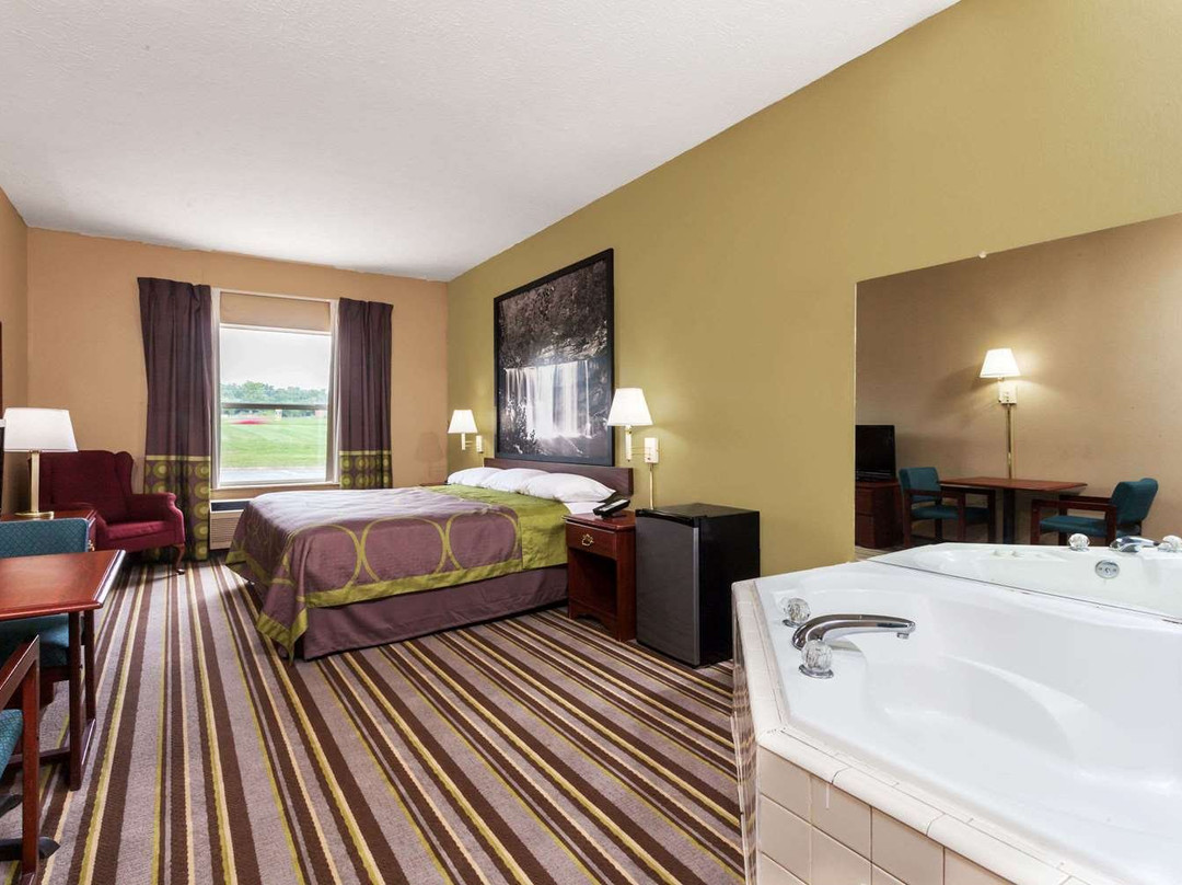 Super 8 by Wyndham la Grange KY主图