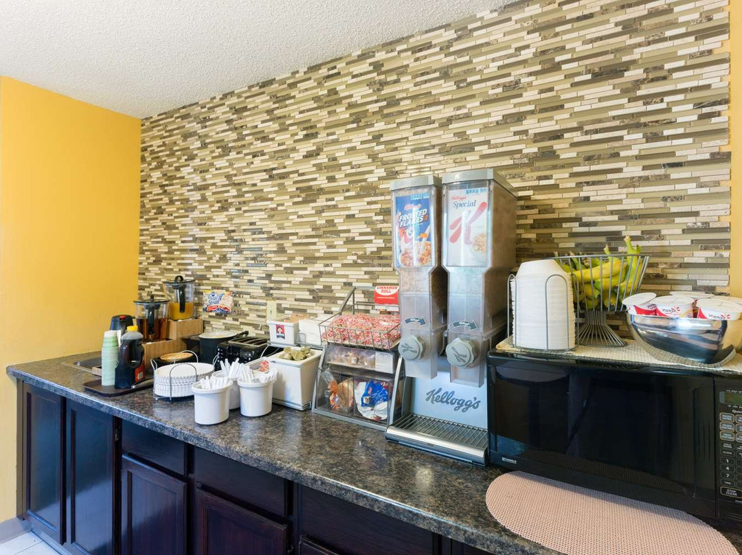 Super 8 by Wyndham Perry IA主图