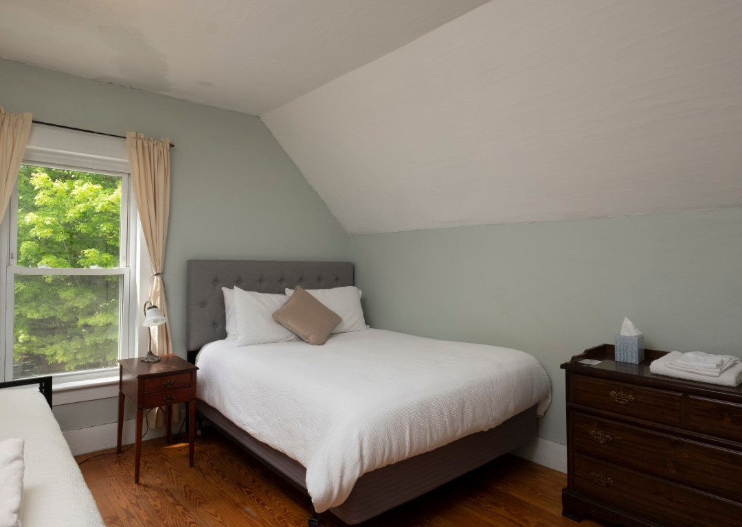 The Karass Inn主图