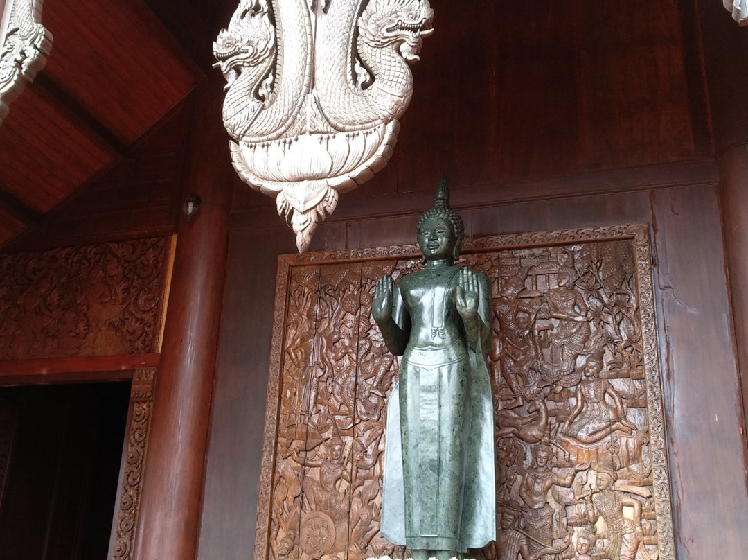 Wat Somdet Phu Ruea Ming Mueang景点图片