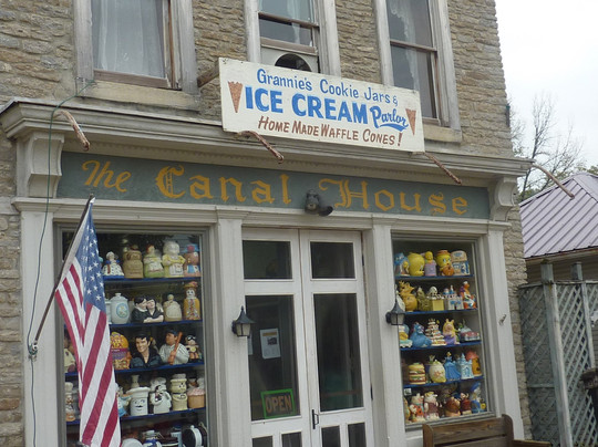 Grannie's Cookie Jars & Ice-Cream Parlor
