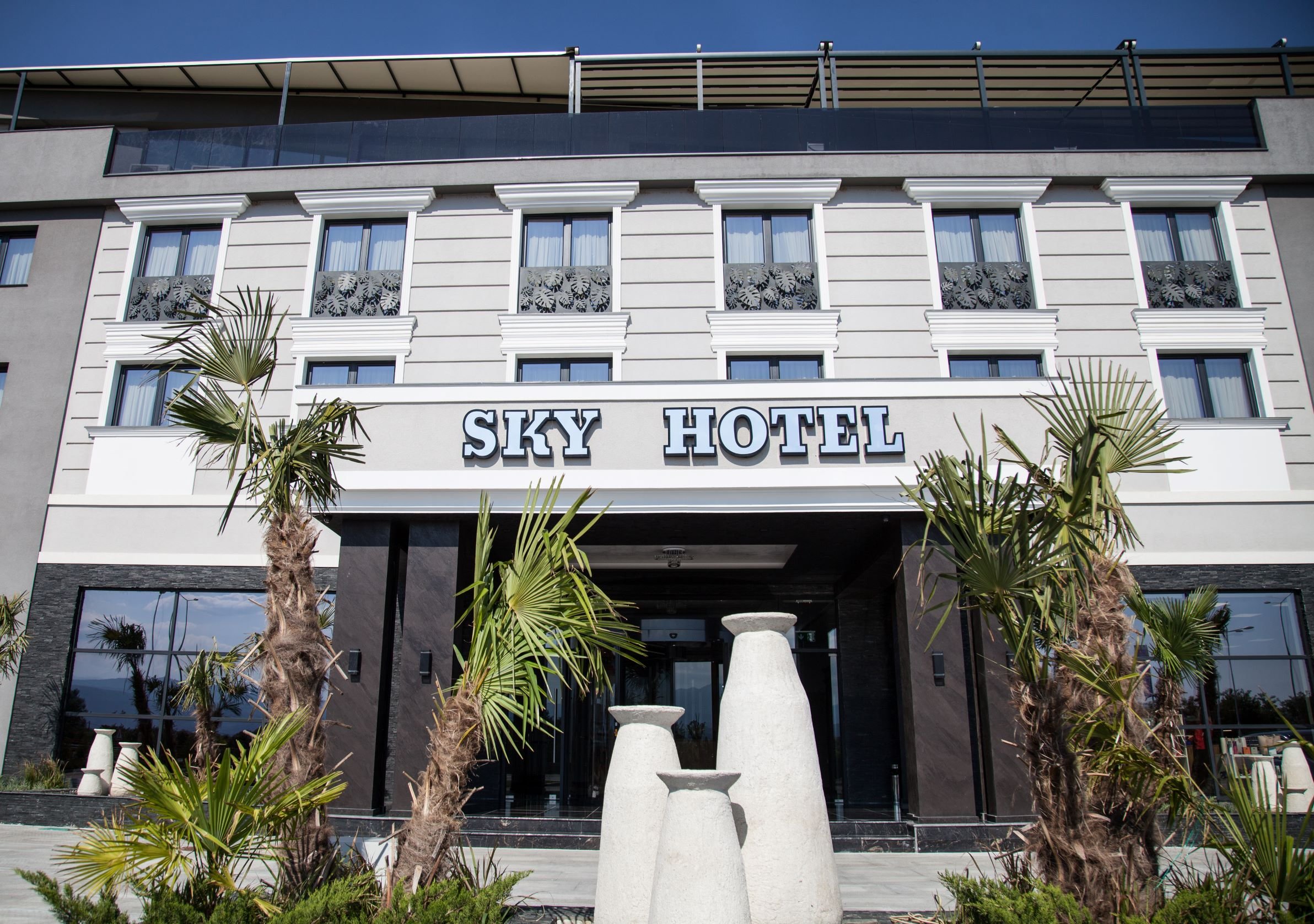 Sky Hotel-官方