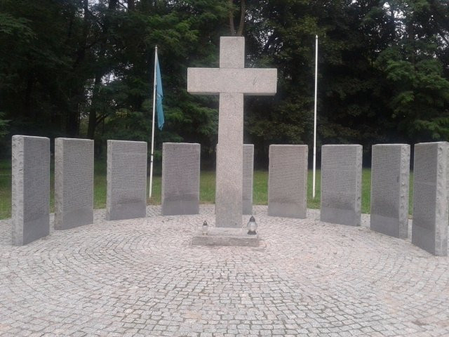 Modlin Fortress Cemetery景点图片