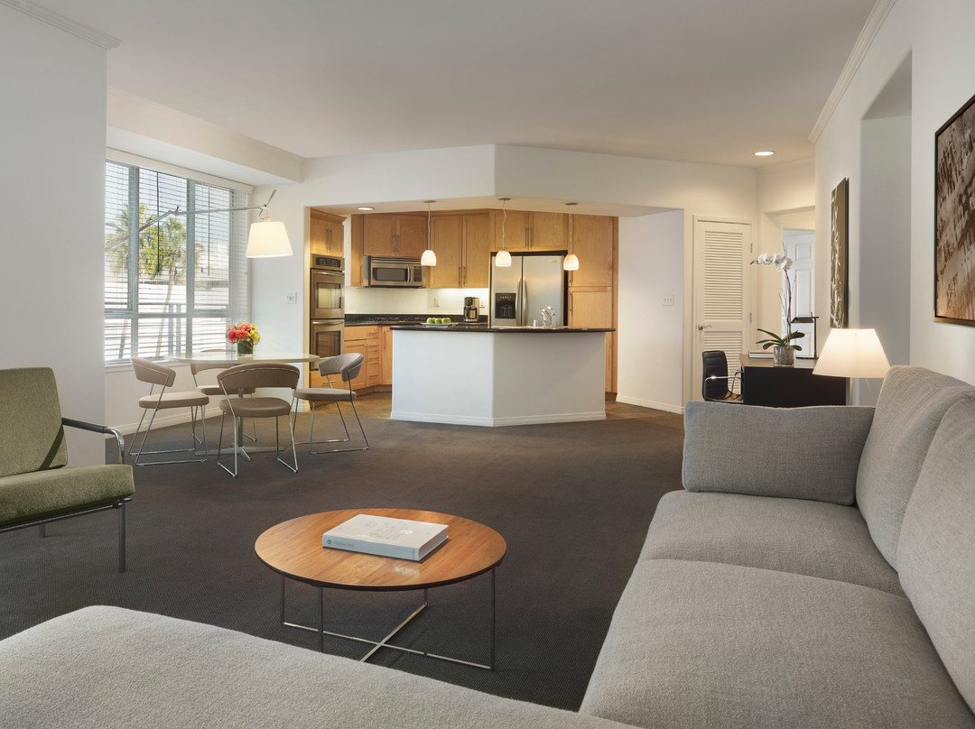 AKA比佛利山庄酒店