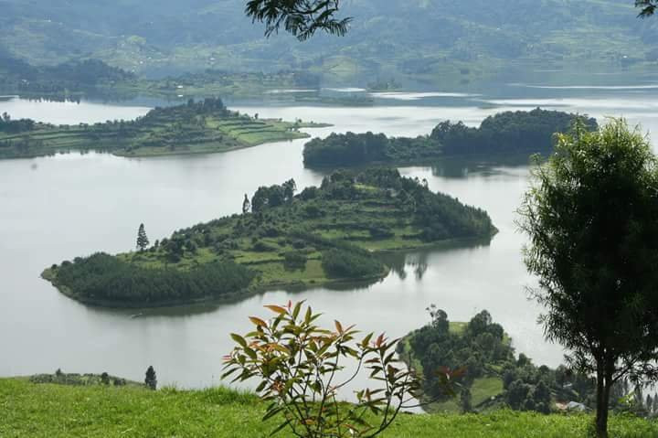 Lake Bunyonyi景点图片