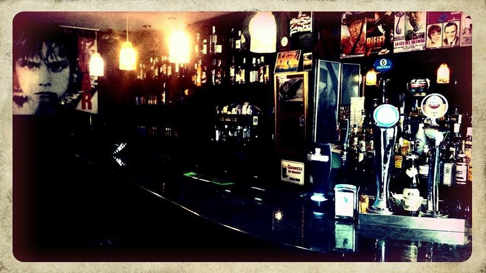 Cervatos旅游景点-Cafe Bar Flous