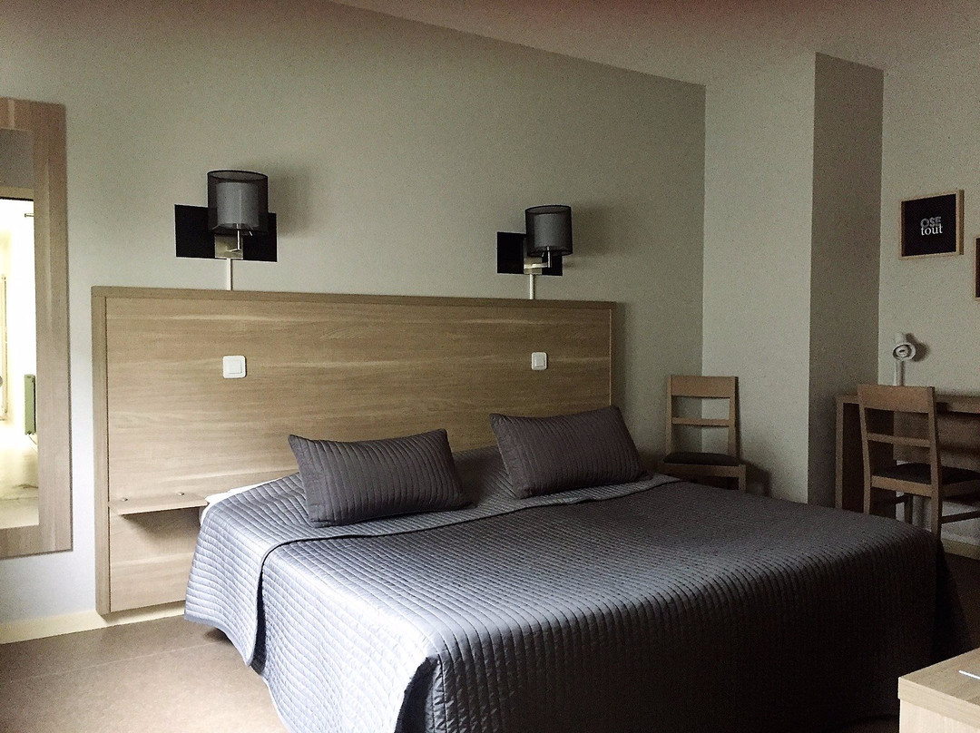 Hotel Le Cerizay主图