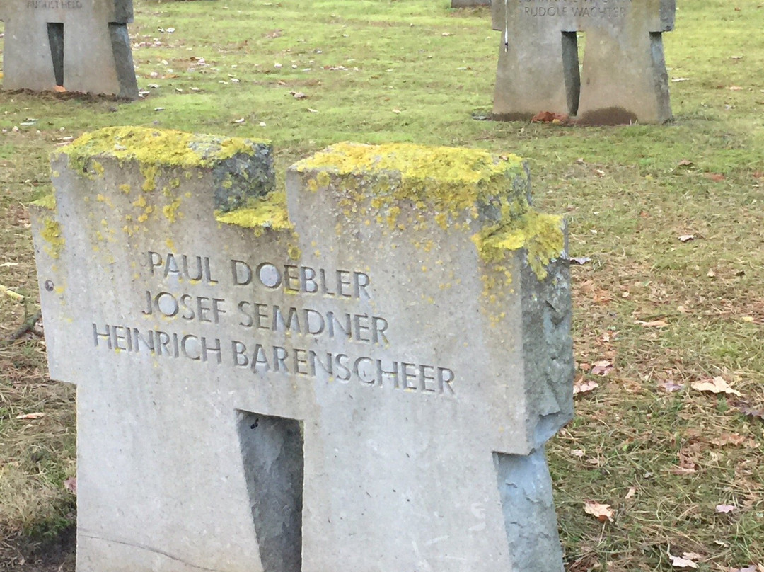 Soldatenfriedhof Hürtgen-Huertgenwald必去景点