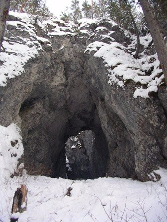 Severouralsk旅游景点-Ice Cave