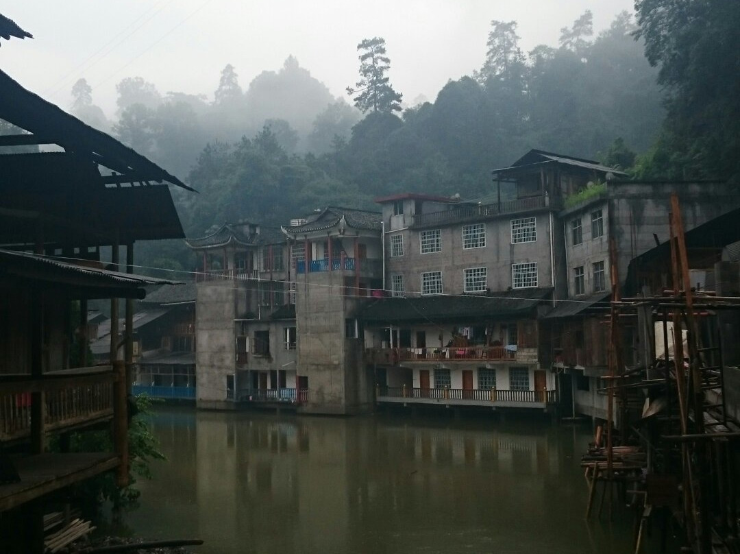 小溪保护区景点图片