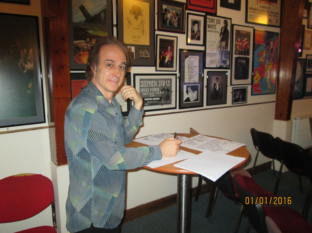 Backstage-Kinross必去景点