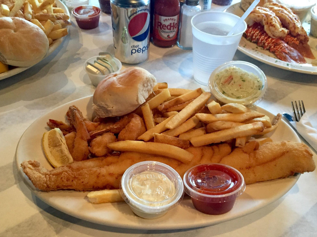 Clarence餐馆和美食-Hayes Fish Co.